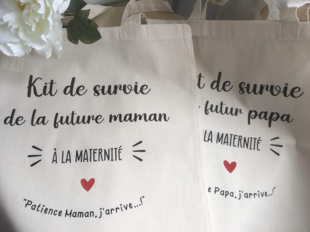 Tote bag maternité kit de survie personnalisé pour future maman par Just for Baby Créations