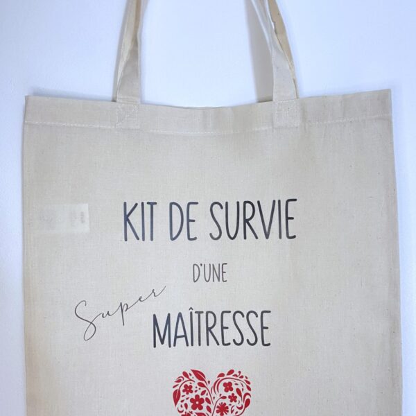 Tote bag personnalisé Kit de survie Super Maîtresse – Just for Baby Créations
